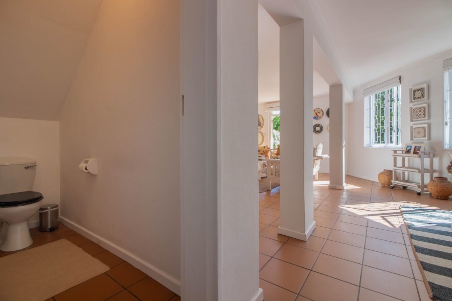 To Let 2 Bedroom Property for Rent in Devils Peak Western Cape